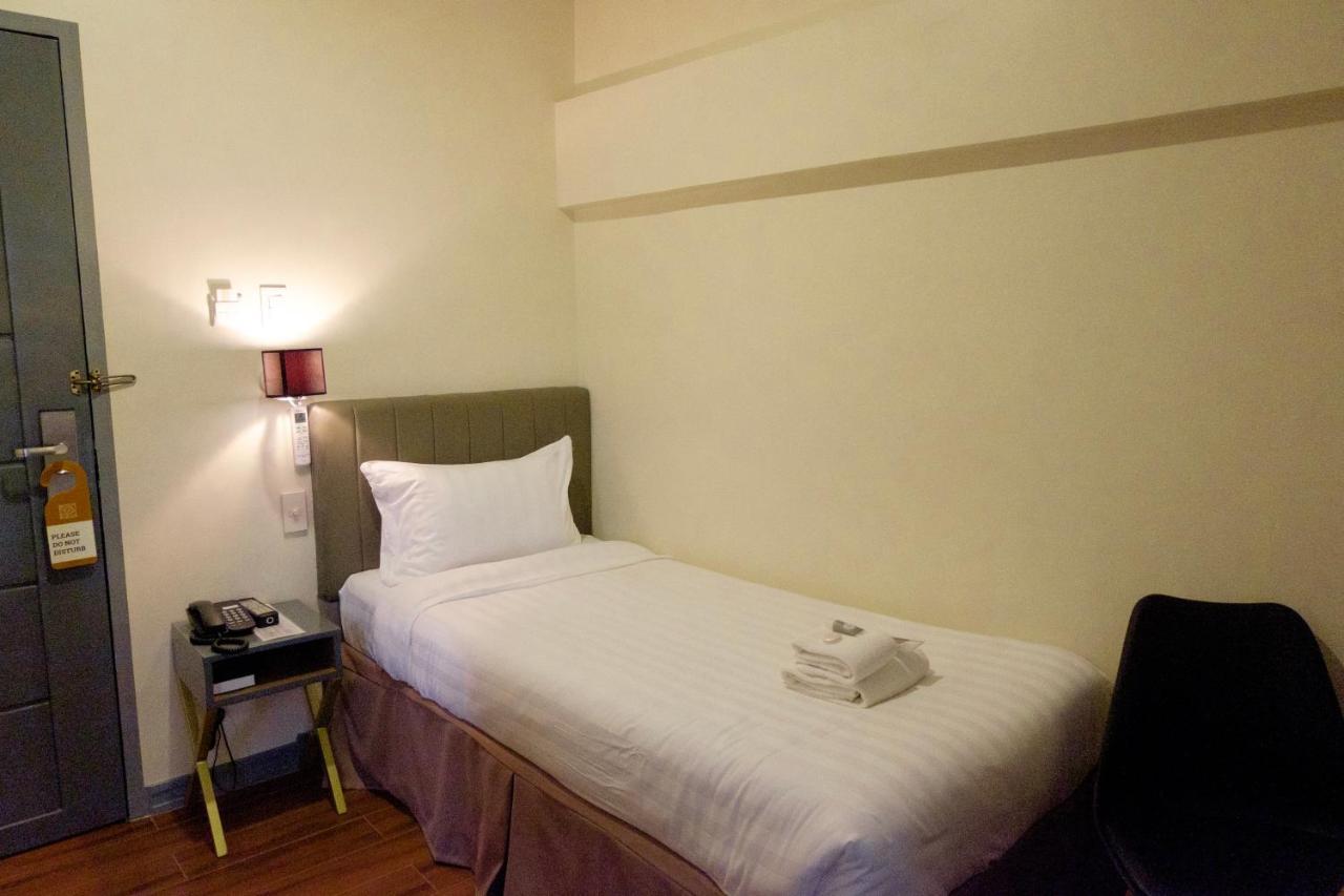 Crevice Hotel Davao ภายนอก รูปภาพ